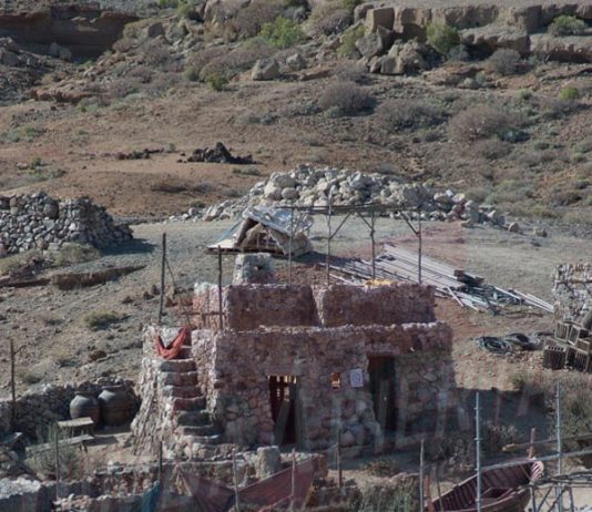 EXCLUSIVA: FURIA DE TITANES 2 3D (WRATH OF THE TITANS) NUEVAS IMAGENES DEL RODAJE EN UN CAMPAMENTO DE COMBATE Pueblo en Abades. Ira de Titanes