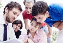 PROMOCIÓN FANTASMA: Una comedia paranormal de los creadores de SPANISH MOVIE Promoción fantasma