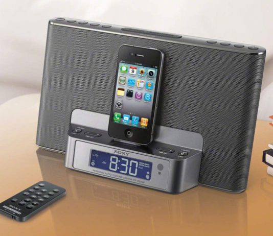 SONY apuesta por el diseño en la base radio-despertador para iPhone/iPod