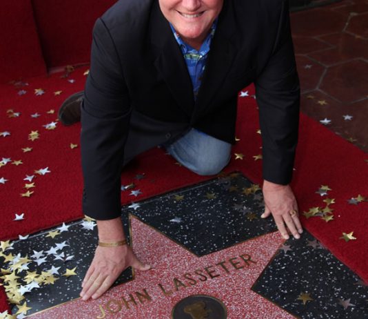 JOHN LASSETER inaugura su estrella en el Paseo de la Fama