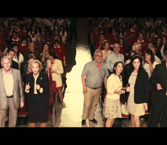 Carlos Areces es Otegui en «PROMOCIÓN FANTASMA»