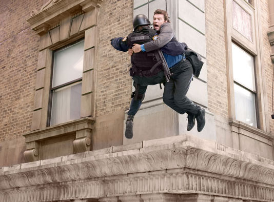 «AL BORDE DEL ABISMO» retrasa su estreno hasta el 23 de marzo