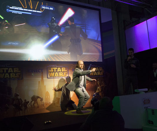 Santiago Segura se convierte en Jedi por un día con “KINECT STAR WARS”