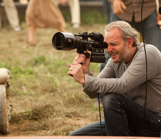 Francis Lawrence dirigirá “EN LLAMAS”, la secuela de “LOS JUEGOS DEL HAMBRE” Francis Lawrence dirigirá "Los juegos del hambre 2. En llamas"