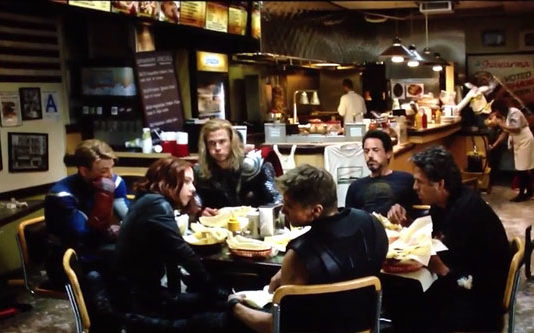 «SHAWARMA»: La escena tras los créditos de «LOS VENGADORES»