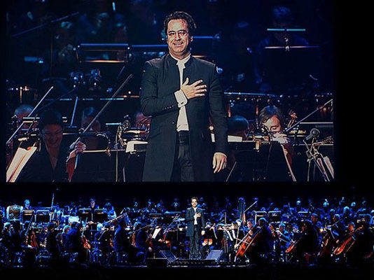 Más de 4.000 espectadores disfrutaron de la «SINFONÍA BIOMECÁNICA» en Cracovia Diego Navarro dirige la "Sinfonía biomecánica"