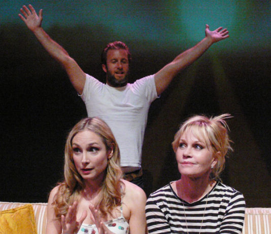 EL DIARIO DE JULIÁN LARA EN L.A. #15: Una noche en el teatro con Melanie Griffith