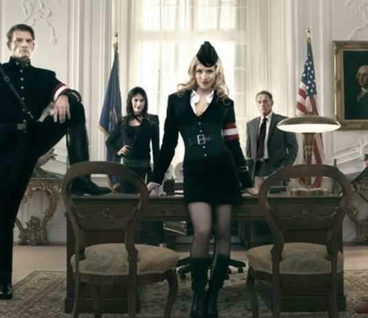 Crítica: IRON SKY, de Timo Vuorensola