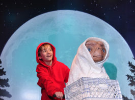 El museo Madame Tussauds inmortaliza a E.T. montado en bicicleta