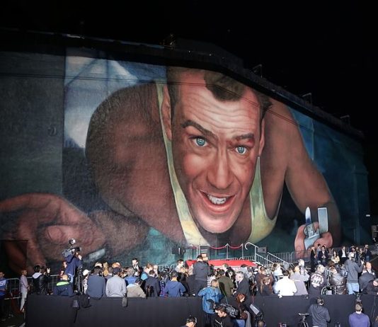 FOX celebra a lo grande los 25 años de «LA JUNGLA DE CRISTAL» Mural La Jungla de Cristal. Die Hard