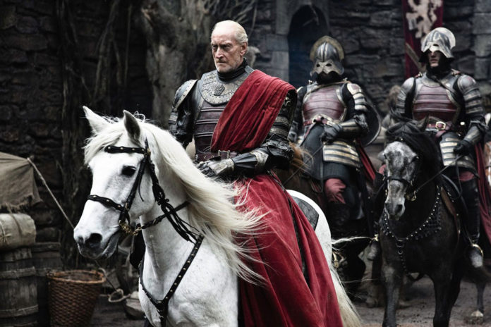 Charles Dance como Tywin Lannister en Juego de Tronos.