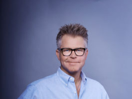 ENTREVISTA a KLAY HALL, director de «AVIONES» Klay Hall, director de AVIONES (Planes) de Disney