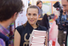 Crítica: ‘VIRAL’, de Lucas Figueroa Viral. Aura Garrido.