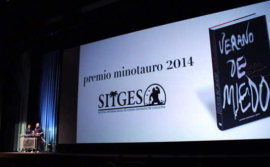 Carlos Molinero gana el Premio Minotauro con la novela «VERANO DE MIEDO» Premio Minotauro en Sitges 2014.