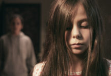 Ya puedes ver gratis el cortometraje de terror «NO MIRES AHÍ» No mires ahí, de Daniel Romero