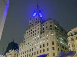 FOX estrella el OVNI de “EXPEDIENTE X” en el centro de Madrid FOX EXPEDIENTE X OVNI Madrid