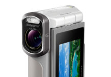 Sony presenta la primera Handycam Waterproof.