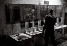 ‘NIGHTMARE CINEMA’: Las leyendas del terror nos traen un “cine de pesadilla” Fotograma de uno de los segmentos de 'Nightmare Cinema'.