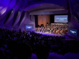 Tenerife confirma con Fimucité 12 su estatus de capital mundial de la música para el cine Concierto Live to picture "Encuentos en la Tercera Fase". Orquesta Sinfónica de Tenerife dirigida por Diego Navarro. Auditorio de Tenerife © Aarón S. Ramos/Fimucité