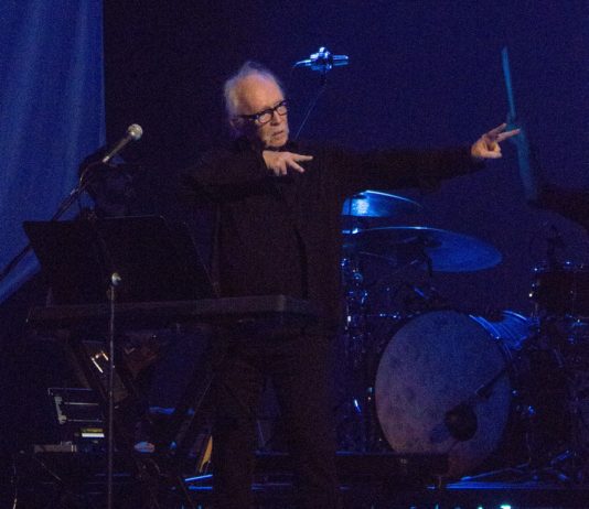 John Carpenter, maestro del horror en el cine y la música John Carpenter ofreció un inolvidable concierto en el Festival de Sitges. | Foto: Daniel Fumero