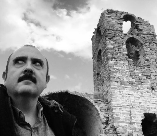 Cine fórum sobre ‘POSESIÓN INFERNAL’ con Carlos Areces en el FESTIVAL ISLA CALAVERA Carlos Areces participará en el Festival Isla Calavera.