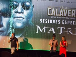 Aforo completo en el evento prefestival ISLA CALAVERA dedicado a ‘MATRIX’ Presentación evento prefestival Isla Calavera 'Matrix'.