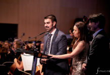 FIMUCITÉ acogerá la entrega de los II PREMIOS DE LA MÚSICA PARA EL AUDIOVISUAL ESPAÑOL El compositor Carlos M. Jara recogió en la pasada edición de FIMUCITÉ el Premio de la Música para el Audiovisual Español por su partitura para la serie de televisión ‘Otros mundos’.