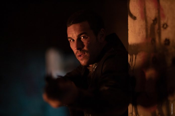 Mario Casas protagoniza 'Adiós', nueva película de Paco Cabezas.