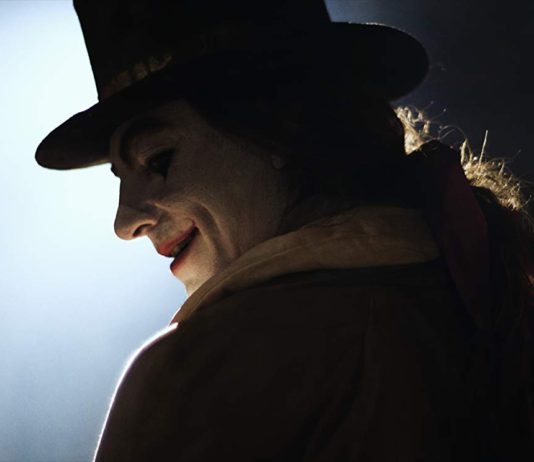 ‘FINALE’ de Søren Juul Petersen y otros títulos que competirán en Nocturna Madrid Damon Younger en 'Finale'.