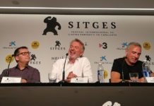 Sam Neill en SITGES 2019: “No me importaría ser un superhéroe” Sam Neill, quien volverá al papel de Alan Grant en ‘Jurassic World 3’, entre Ángel Sala y Mike Hostench, responsables del Festival de Sitges. Foto: Daniel Fumero