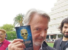 El célebre actor Sam Neill se fija en el FESTIVAL ISLA CALAVERA Sam Neill se fija en el Festival Isla Calavera. Foto: Daniel Fumero