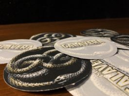 ISLA CALAVERA DÍA #5: 40º aniversario de ‘LA HISTORIA INTERMINABLE’ El público asistente a la proyección homenaje a 'La Historia interminable' se llevó un Áuryn de recuerdo.