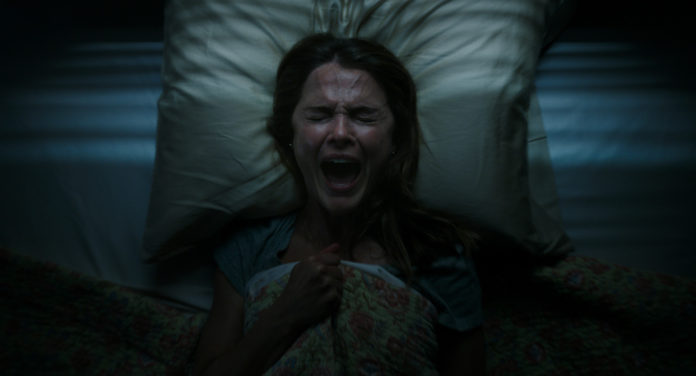 Keri Russell es Julia Meadows en Antlers: Criatura oscura.