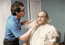 Dick Smith: El padrino de la caracterización El artista que convirtió a Marlon Brando en Don Vito Corleone.