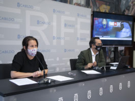 FIMUCITÉ, la resistencia de los festivales de música de cine, alcanza su decimocuarta edición La FIMUCITÉ levanta el telón de su decimocuarta ediciónla consejera de Cultura, Educación, Juventud, Museos y Deportes del Cabildo insular de Tenerife, Concepción Rivero, y el director del festival, Diego Navarro.