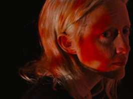 SITGES 2020 apuesta por los nuevos talentos del fantástico en su atrevida programación Andrea Riseborough protagoniza 'Possessor', de Brandon Cronenberg.