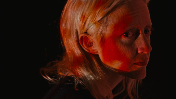 Andrea Riseborough protagoniza 'Possessor', de Brandon Cronenberg.