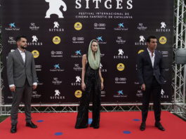‘NO MATARÁS’ deja huella en Sitges El director David Victori y los protagonistas de ‘No matarás’, Milena Smit y Mario Casas, en la alfombra roja previa al estreno en Sitges.
