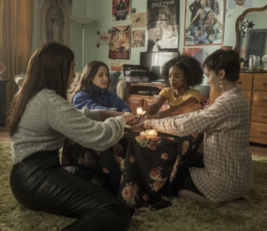 Crítica: ‘JÓVENES Y BRUJAS. EL LEGADO’. Generaciones ‘Jóvenes y Brujas’ cuenta en la dirección con Zoe Lister-Jones, quien también ha escrito y producido la película.