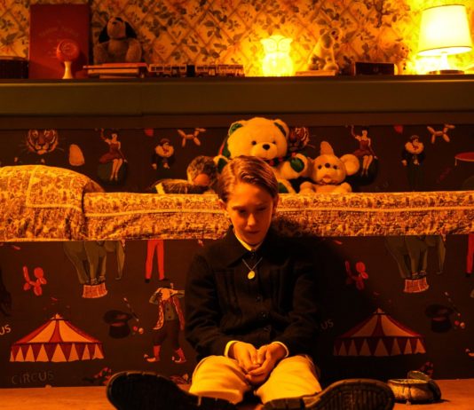 Crítica: LA MALDICIÓN DE LAKE MANOR. El ángel exterminador 'La maldición de Lake Manor', de Roberto de Feo