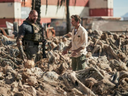 Tráiler de ARMY OF THE DEAD: Zack Snyder vuelve con un ejército de zombis Dave Bautista y Zack Snyder, en el siniestro set de ‘Ejército de los muertos’.