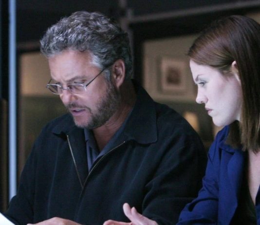 C.S.I.: VEGAS: El pecado nunca duerme William Petersen y Jorja Fox regresan con sus personajes en la nueva ‘C.S.I.: Vegas’.