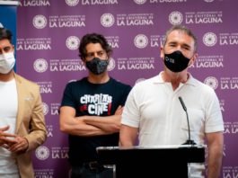 La Laguna acoge la I MUESTRA DE CINE ESPAÑOL DE TENERIFE, dedicada a Santiago Tabernero De izquierda a derecha, el alcalde de La Laguna Luis Yeray Gutiérrez, Eduardo Noriega y Santiago Tabernero.