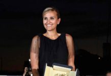 Julia Ducournau se lleva la Palma de Oro en Cannes con TITANE Julia Ducournau consigue la Palma de Oro en Cannes con Titane, su segunda película.