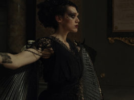 Crítica: LA NOVENA PROFECÍA. Pastiche de folletín decimonónico La novena profecía.