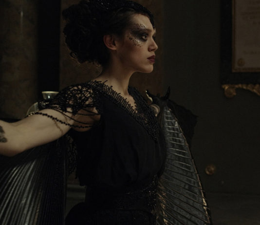 Crítica: LA NOVENA PROFECÍA. Pastiche de folletín decimonónico La novena profecía.