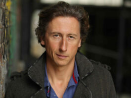 Nicholas Rowe, mítico actor de EL SECRETO DE LA PIRÁMIDE, Premio Isla Calavera de Honor 2021 Nicholas Rowe, Premio Isla Calavera de Honor 2021-.