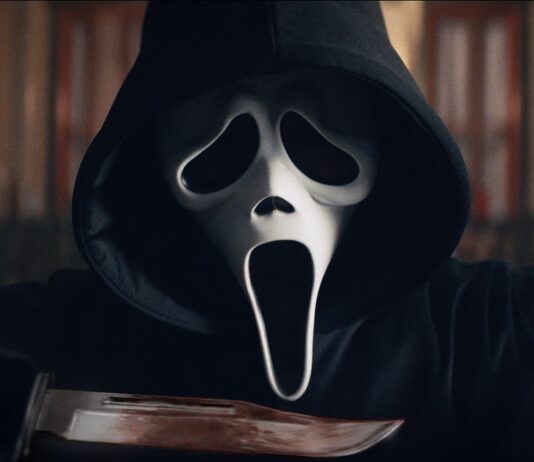 Crítica: SCREAM. Regresando a lo básico Ghostface en Scream, de Paramount Pictures y Spyglass Media.