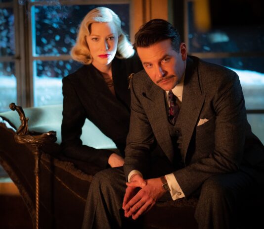 EL CALLEJÓN DE LAS ALMAS PERDIDAS, de Guillermo del Toro. La parada de los monstruos El callejón de las almas perdidas, de Guillermo del Toro.