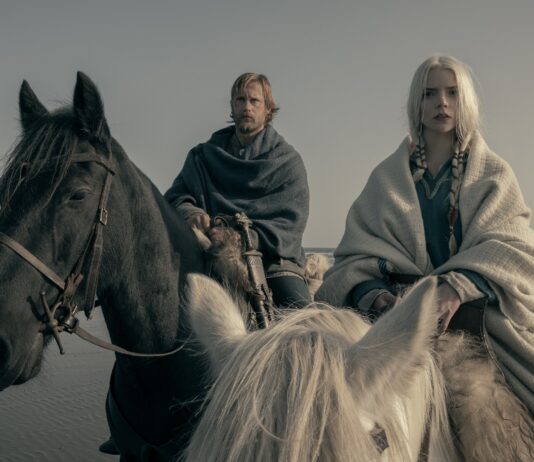 Crítica: EL HOMBRE DEL NORTE. Aquel país desconocido Alexander Skarsgard y Anya Taylor Joy en El hombre del norte. Credit: Aiden Monaghan / © 2021 Focus Features, LLC
